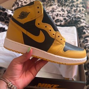 Air Jordan 1 size 4y